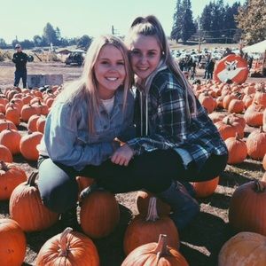 Meet your Posher, Hallie